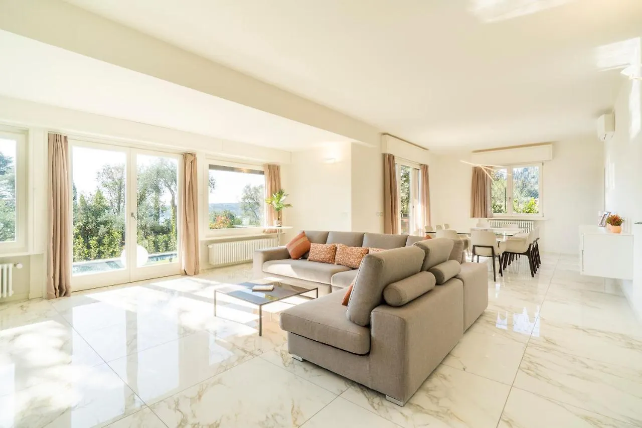 Villa Dei Lauri - Villa Vista Lago Con Piscina 萨罗