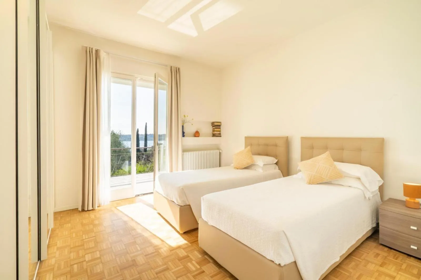 Villa Dei Lauri - Villa Vista Lago Con Piscina 萨罗
