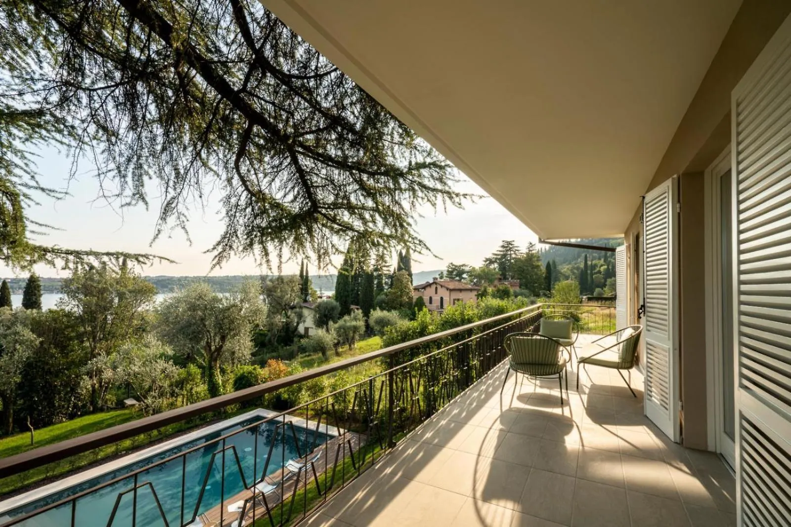 Villa Dei Lauri - Villa Vista Lago Con Piscina 萨罗